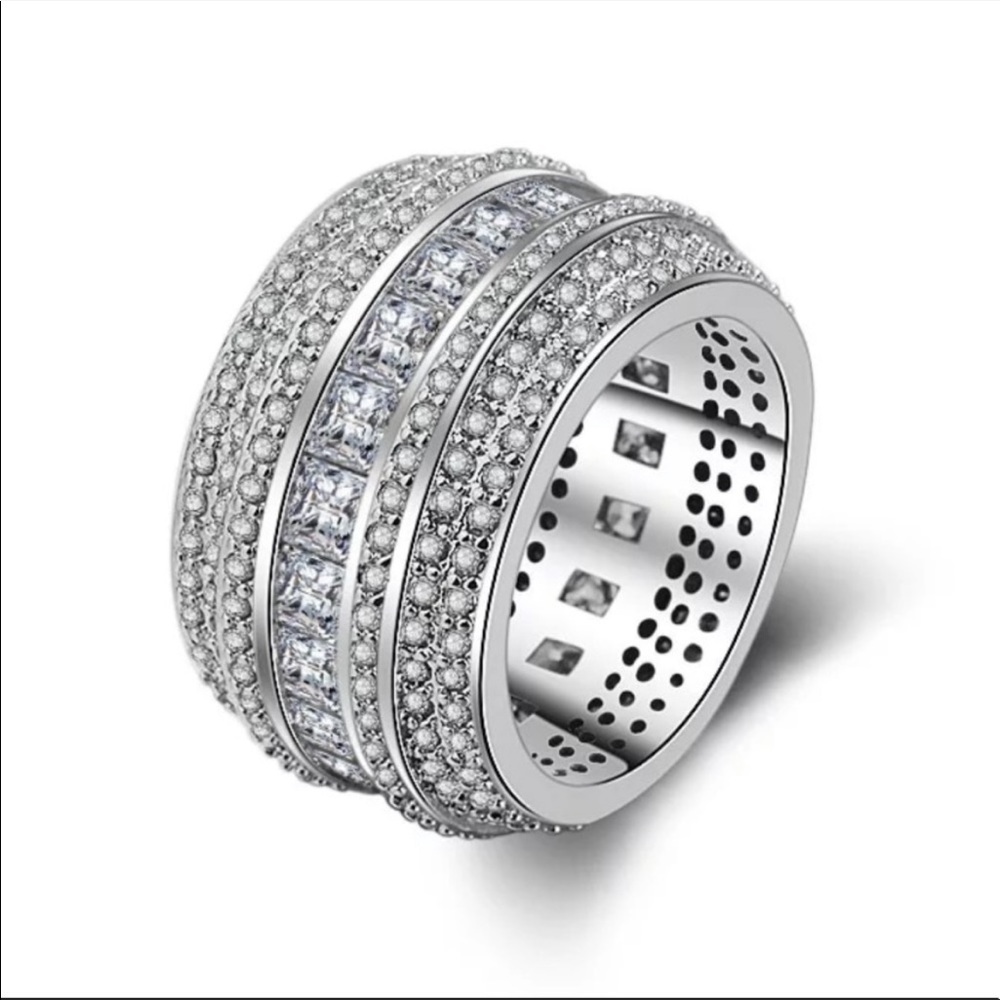 DIAMOND 925 STERLING SILVER BAND RING, CUTE RING, SHINY RING. - Picture 3 of 4